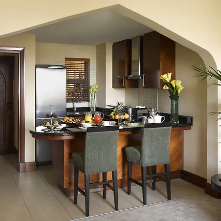 Shangri-La Hotel Apartments Qaryat Al Beri-2